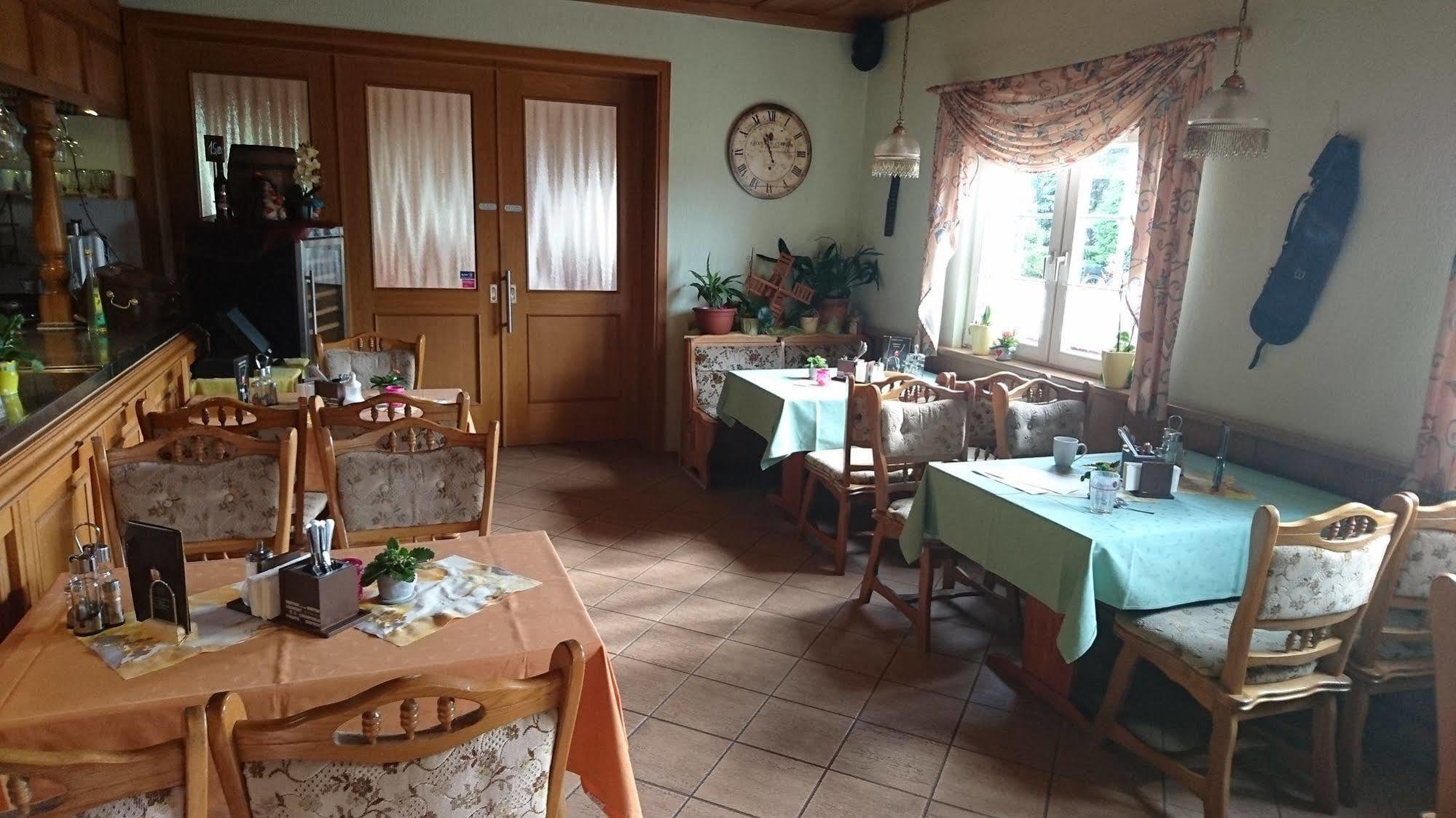 Hotel-Pension Am Muehlberg Lübbenau Exteriör bild