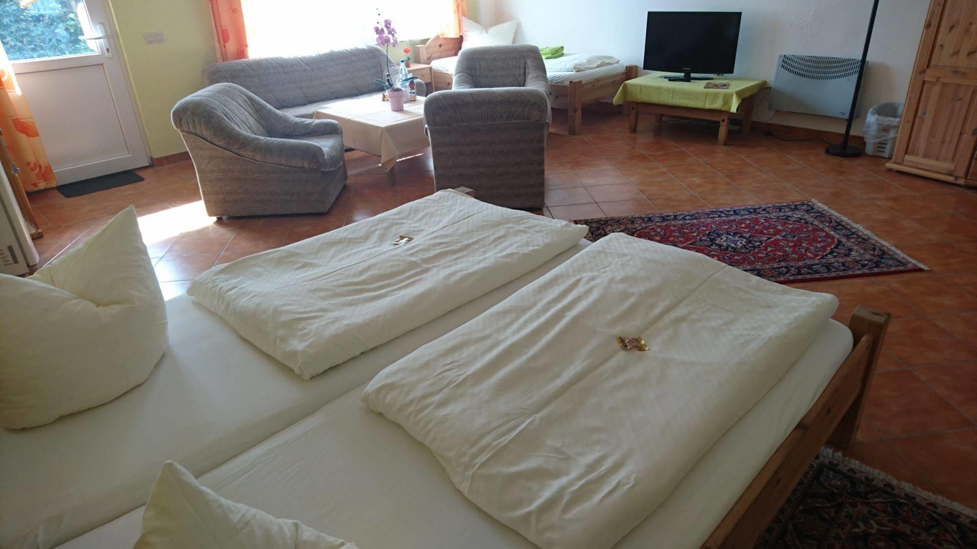 Hotel-Pension Am Muehlberg Lübbenau Exteriör bild