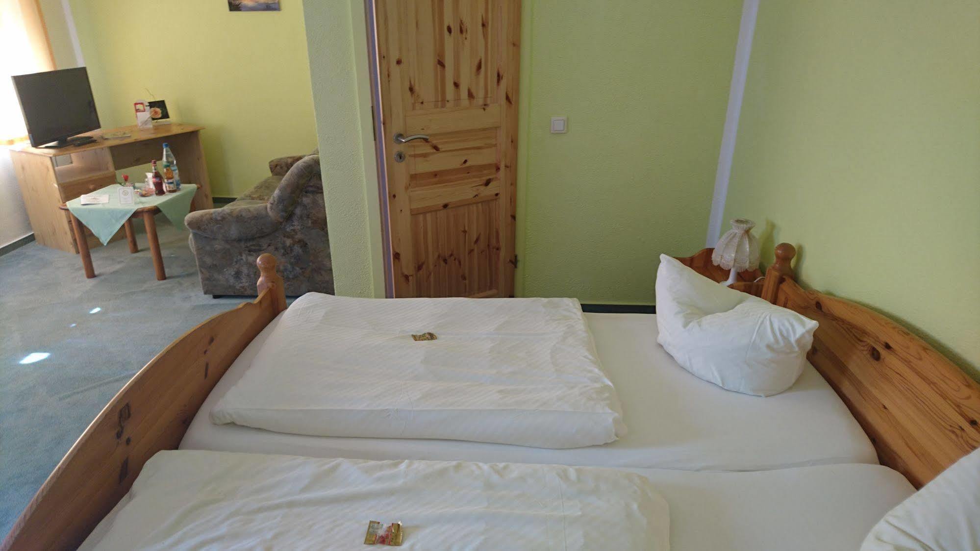 Hotel-Pension Am Muehlberg Lübbenau Exteriör bild